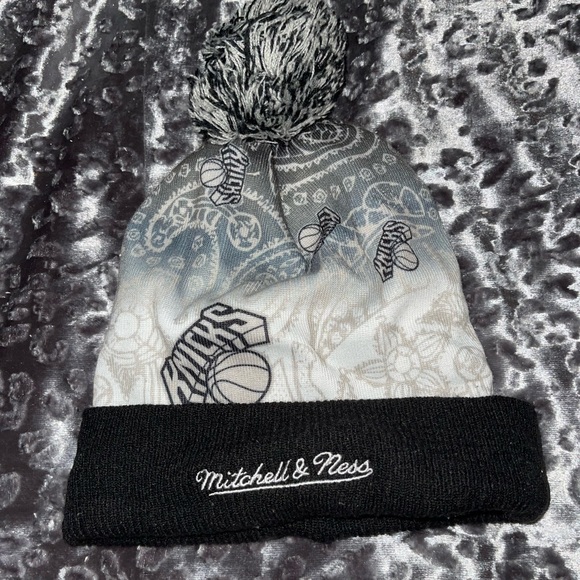 NY Knicks Beanie w/ Pom Pom - Picture 2 of 2